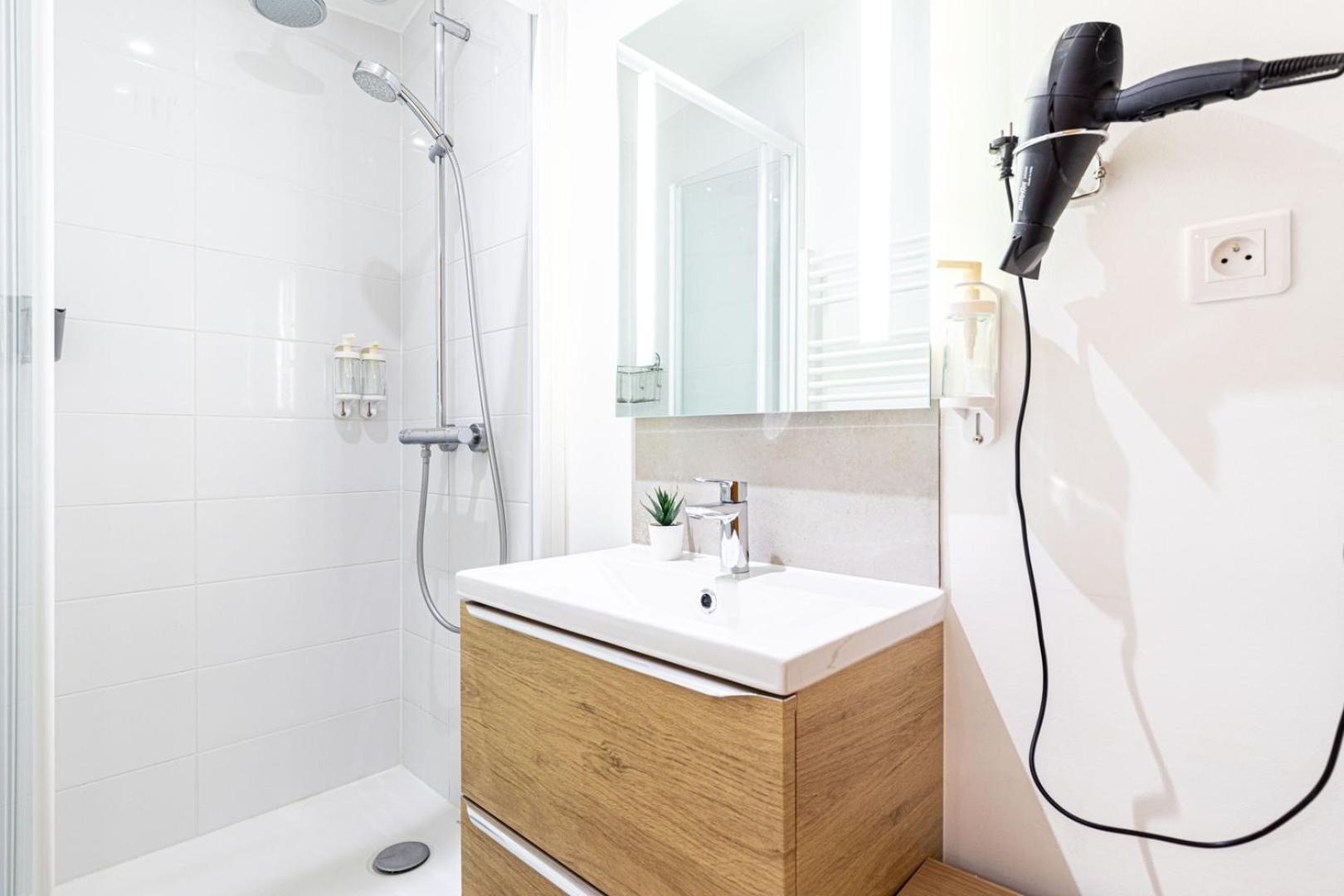 Guestready - Serene Stay Near Champ De Mars Paris Eksteriør bilde